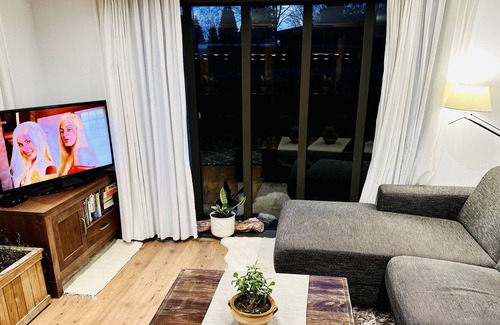 Voorthuizen Cottage | aday - Cozy Cottage room for family