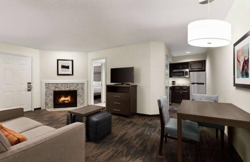 Addison House | Addison, TX Hotel near Dallas attractions
