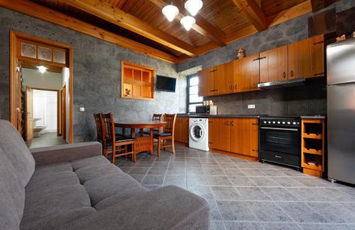 Bandeiras House | Adega Menezes