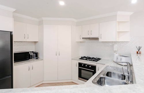North Adelaide House | Adelaide Oval Townhouse/Walk to the AFL & CBD