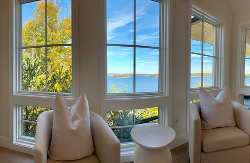 Remsen House | ADIRONDACK LUXURY LAKEFRONT OASIS WITH HOT TUB ‘NEW BUILD’