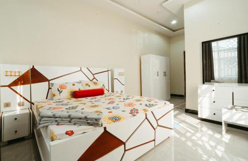 Dar es Salaam House | Adizo house - close to beach with AC, Washingmachine and Wifi