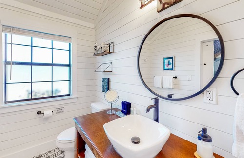 Fredericksburg Cottage | Adjoining cottages with private decks, AC/heat, and high-speed fiber WiFi