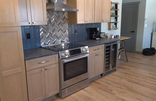 North Lake George House | ADK Retreat - Northern Lake George - Sleeps 8 - Boating, Hiking, & History