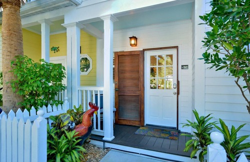 Bahama Village Villa | Admirals Gold Key West - Truman Annex Villa - Close to Beach and Duval w Parking and Pool Access