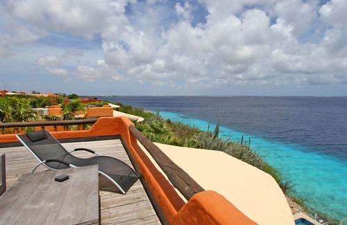 Kralendijk Villa | Adobe Style Oceanfront Villa with private pool