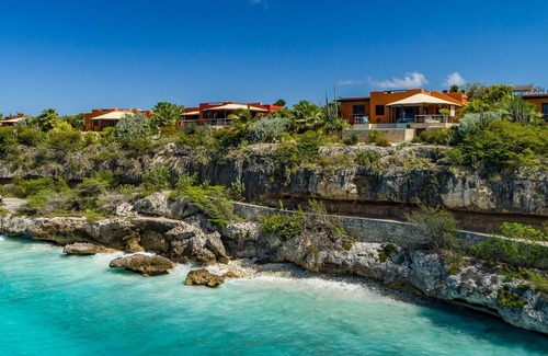 Kralendijk Villa | Adobe Style Oceanfront Villa with private pool