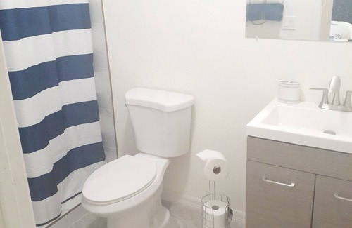 Paradise Apartment | Adorabile and cozy one bedroom place!
