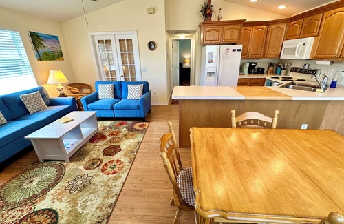 Nettles Island House | adorable 2 bedroom 1 bath beach house