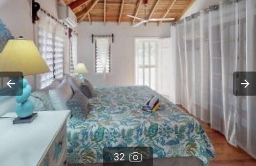Lawson Rock House | Adorable and quaint cabana 50 yards from beach