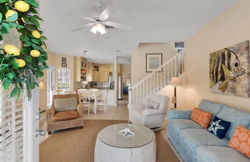Crystal Shores House | ADORABLE DESTIN BEACH COTTAGE! 1 min walk to beach! Gulf View! Private Pool!