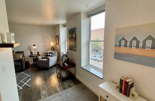 Oshkosh Apartment | Adorable Flat In the Center Of It All