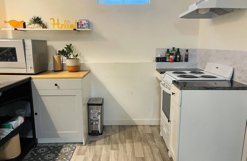 Twin Lakes House | Adorable One Bedroom & Bathroom, Cute Kitchen