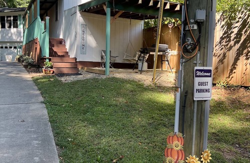 Asheville Cottage | Adorable Tiny Guesthouse Super Cozy & Clean