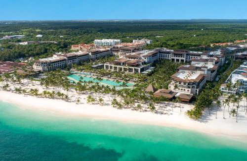 Playa Bibijagua Resort | Adults Only Club at Lopesan Costa Bávaro Resort