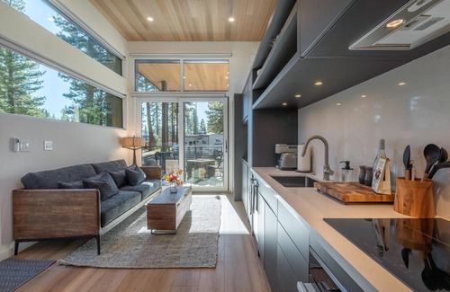 Truckee Cabin | Adventure Cabin 62 (pet friendly) - Luxurious Adventure Cabin