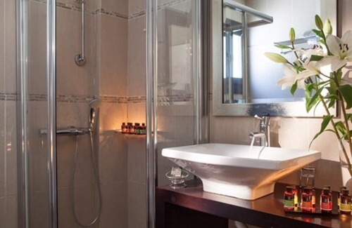 Skiathos Town Hotel | Aegean Suites