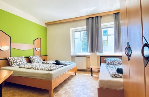 Rudolfsheim-Funfhaus Hotel | Affordable Central Rooms Near U3