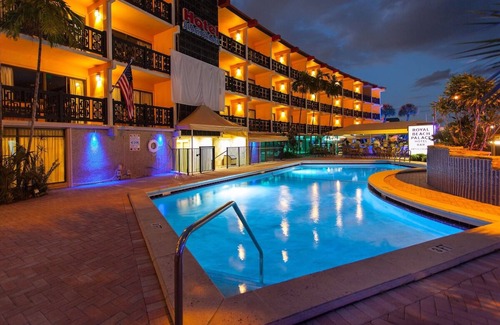 Galt Mile Hotel | Affordable Chic Stay Near Lauderdale-by-the-Sea | 2BR Adult-only Suite