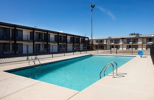 Downtown Tucson Hotel | Affordable Getaway! Free Parking, Outdoor Pool, Minutes to Tucson Museum of Art