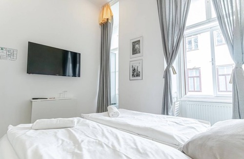 Mariahilf Hotel | Affordable Hotel room for 2