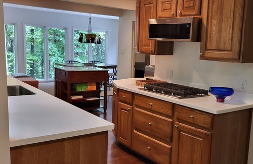 Roaring Gap House | Affordable Luxury for the Very Particular! Beautiful, Spacious, Upscale Retreat.