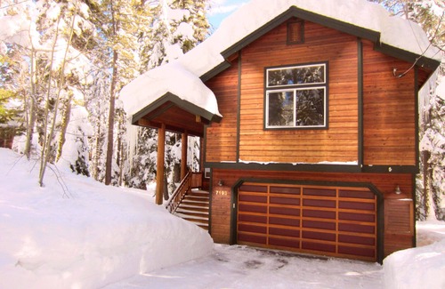 Tahoma House | Affordable Luxury-Fastest Wifi Available-Summer Fun in the Sun