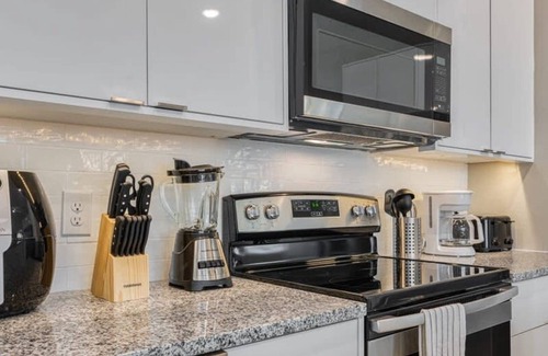 West Kissimmee Villa | Affordable Luxury Home for 8 Guests Close to Parks