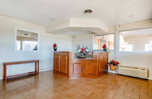 Elk City House | Affordable Stay! FREE Parking, Close to Ackley Park and National Route 66 Museum