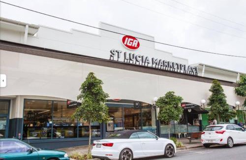 St. Lucia House | Affordable Studio Steps from UQ Shops and Transit