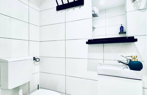 Klosterneuburg Apartment | Affordable Studio with Kitchen & Private Bath – Central Location