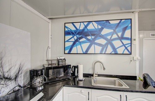 Garfield House | Affordable! Tiny Home | Walk to Downtown Phoenix | Free Parking | Convention Center Nearby