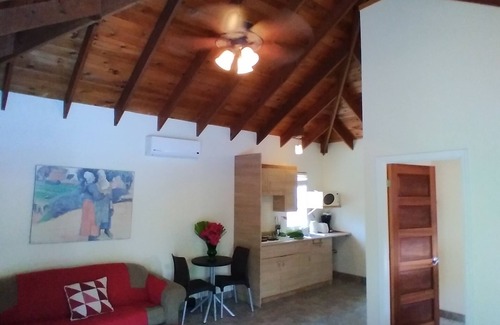 Leeward Settlement Cottage | Affordable Vacation in Turks and Caicos