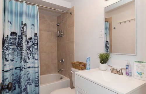 Des Moines House | Affortable 2 Bedrooms, Pet Friendly, Near Airport