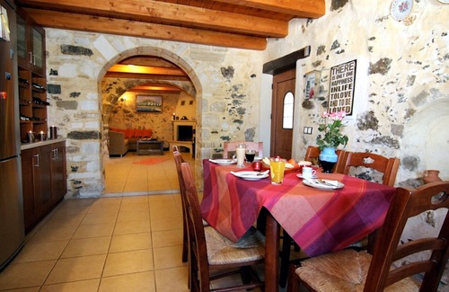 Yianniou House | Afroditi Traditional Cretan House. The Combination Of Comfort And Cretan Life.