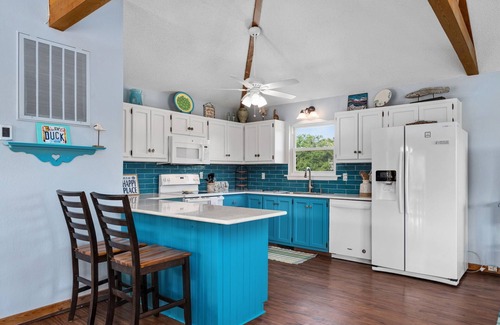 Duck House | After Dune Delight. Oceanside, 8 min walk to beach & town of Duck! Pet Friendly