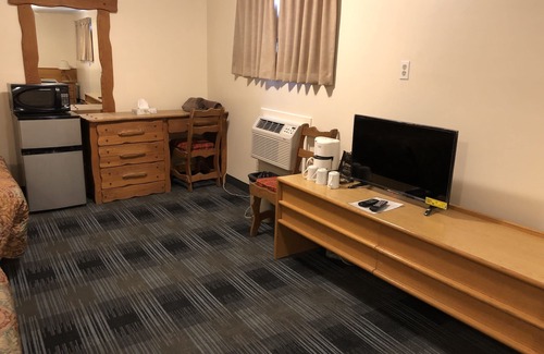 McCreary Hotel | Agassiz Park Lodge