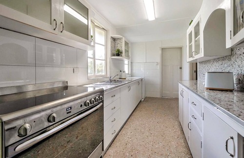 Agnes Water House | AGNES COTTAGE ON RAFTING - House, Pet Friendly, (3) Bedrooms, (3) Bathrooms