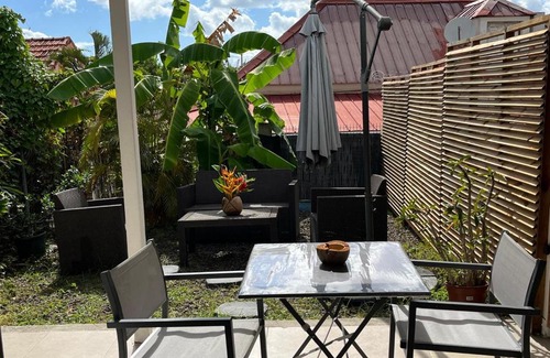 Sainte-Anne Apartment | Agréable appartement en rez-de-jardin à 450m de la mer