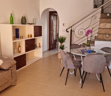 Quesada House | AGRADABLE ADOSADO CON PISCINA
