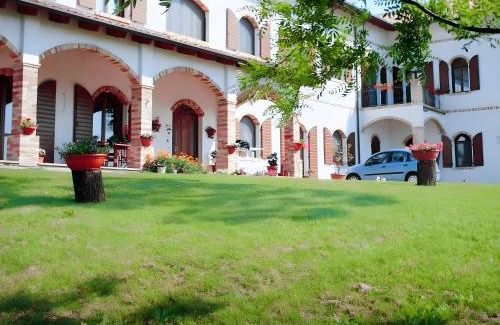 Castelletto Merli House | Agriturismo Cascina Favorita