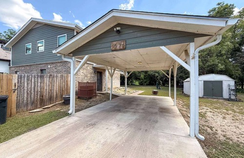 Brackettville House | Agua Frio - Tranquil home with Las Moras Creek views