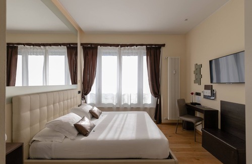 San Babila House | AH - Fashion District