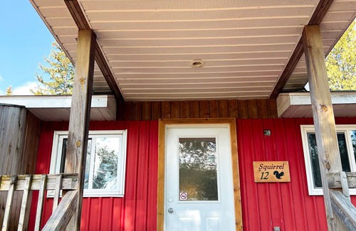 Magnetawan Cottage | Ahmic Lake Resort's 3-Bedroom Cottage Squirrel