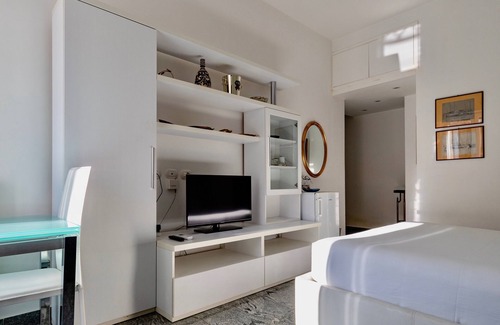 Chiesa Rossa House | Aiello Suites Executive