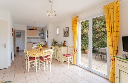 Vaison-la-Romaine House | Air-conditioned Villa with Pool in Vaison-la-Romaine, in the Heart of Provence