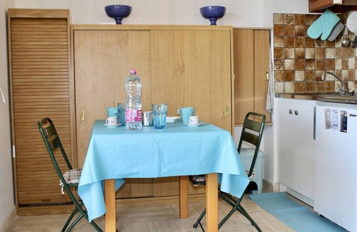 Bastide Giraud Apartment | Air-conditioned studio, pool & parking, near beach
