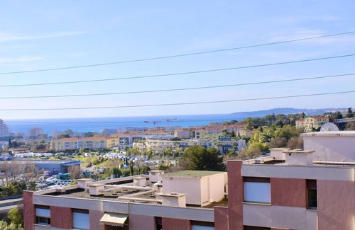 Bastide Giraud Apartment | Air-conditioned studio, pool & parking, near beach