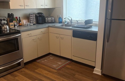 Lincoln Condo | Air conditioned condo