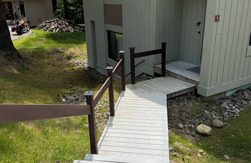 Lincoln Condo | Air conditioned condo